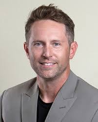 Thomas Crosson's Instagram, Twitter & Facebook