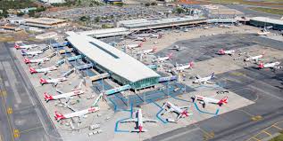 Humberto delgado airport, also known simply as lisbon airport or portela airport, is an international airport located 7 km northeast from th. Aeroporto De Brasilia E Outros 9 Podem Ficar Sem Combustivel Amanha
