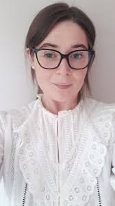 Kat Simpson's Instagram, Twitter & Facebook