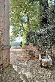 Chateau De Moissac In Provence France Fontaine De Jardin Amenagement Jardin Jardin Provencal
