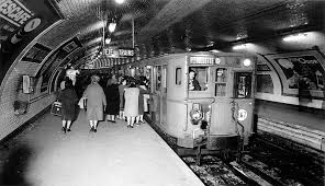 Metro De Paris Ligne 7 Porte D Italie 1930 Metro Paris Metro Parisien Station De Metro