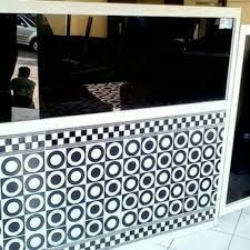 Keramik etalase rumah makan mewah / geometri mewah pir. 2 Etalase Besar Rumah Makan Keramik 5 Meja Kaca 20 Bangku Perabotan Rumah Di Carousell