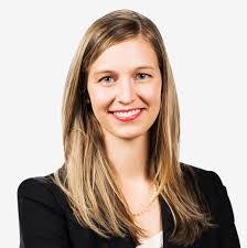 Karen Carr's Instagram, Twitter & Facebook