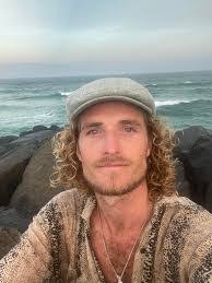 Carl Highfill's Instagram, Twitter & Facebook