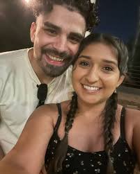 9 years ago I asked this beautiful person to be my girlfriend 🥹