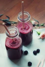 Epingle Par Meriem Sur Manger Sans Gluten Smoothie Betterave Smoothie Myrtille Et Lait D Amande