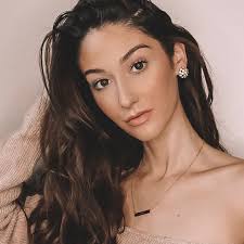 Michelle LoBrace‎‏ ‏يو نوې انځور‏ اضافه کړو