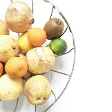 Corbeille De Fruits Bien Remplie Ce Midi Kiwis Et Clementines Pour Un Petit Shoot De Vitamine C Kiwi Tangerine Fruit Vitamins Lemon In 2020