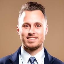 Logan Paschke's Instagram, Twitter & Facebook