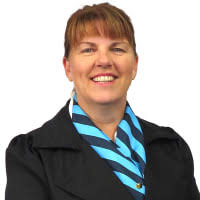 Bobbie Sumner — Reviews & Property Sales