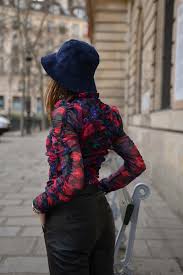 Tendance Ss2020 3 Looks En Bob Laugh Of Artist Idees De Mode Mode France Mode