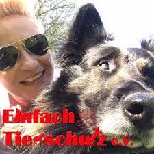 Angela Toms's Instagram, Twitter & Facebook