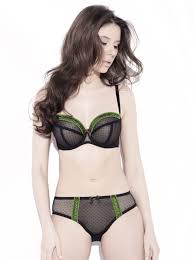 My 2nd Blogiversary: Avocado Lingerie Giveaway | Two cakes on a plate