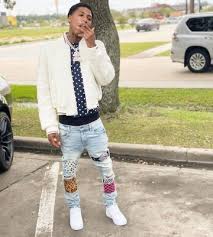 Take a look at how these young boys have styled their basic outfits with accessories like chains and bracelets for a super cool look. Youngboy Never Broke Again Clothes Outfits Brands Style And Looks Spotern