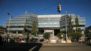 Schauplatz war die filiale der erste bank in der meidlinger hauptstraße 74 in meidling. Franz Josefs Bahnhof Offnungszeiten Der Geschafte Parken Und Lage