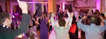 Vor der buchung eines hochzeits dj allgäu. Profi Hochzeits Dj Mit Viel Erfahrung Und Niveau Video Ansehen Vom Hochzeitsdj Munchen Ihr Professioneller Hochzeits Dj Ihre Musik Fur Hochzeiten Hochzeitsdj Munchen Hochzeitsdj Allgau