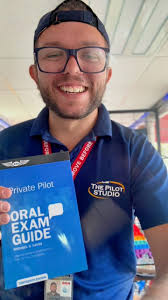 📘 ¿Vas pa’l checkride?, Este es el famoso libro azul de ASA: Oral Exam  Guide — y si no lo tienes, estás tarde., 👨‍✈️ Es el que usan los  estudiantes de The Pilot Studio para organizar sus ideas y ...