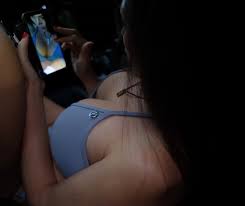 Wie Nacktselfies bei Jugendlichen zur sozialen Währung werden | Qiio Magazin
