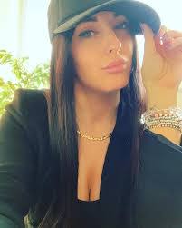 Annette Barone's Instagram, Twitter & Facebook