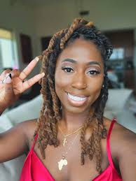 Black-owned Chicago hair care company is a family business — and the CEO  stepped in at 28 … Aris Singleton took over Thank God It's Natural after  the death of her aunt