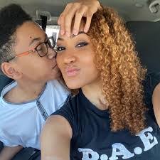 Lindsay Eldridge's Instagram, Twitter & Facebook