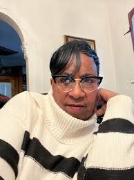 Introduction and photo sharing in girls trip planning