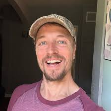 HE PULLED OUT THE HAPPY GILMORE SWING 😳