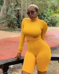 DJ Dimple Nipple Storms Benin Club Braless (Photos) - Romance - Nigeria