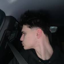 Karl Hayes's Instagram, Twitter & Facebook