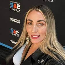 Heidi Tonkery's Instagram, Twitter & Facebook