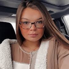 Haley Teixeira's Instagram, Twitter & Facebook