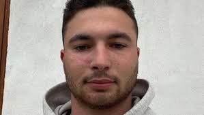 Verona, rider sfregiato un anno fa per difendere una donna: l'Inail lo  risarcisce. "Lo rifarei"