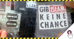 The cylinders bores were attached to the outer case at the 12, 3, 6 and 9 o'clock positions) for greater rigidity around the head gasket. Rasierklingen Unter Aufklebern