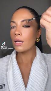 Nadine Gross (nadinegross85)