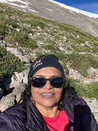 Fourteener summit with the help of strangers