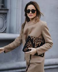 Abiti giacche e pantaloni in velluto moda inverno 2019 2020: Moda Tendencias Outono Inverno 2020 Para Usar No Dia A Dia Bemvestir Fashion Minimalist Fashion How To Wear