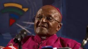 Pastor se viste como drag queen para predicar en contra de la homofobia