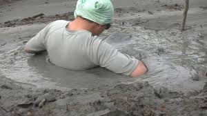 people sink in quicksand try not to