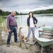 Nach ihrer nominierung als kanzlerkandidatin hatten sich die werte von annalena baerbock (grüne) stark. Leichte Sprache Annalena Baerbock