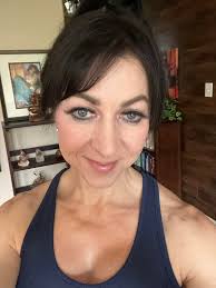 Most people want change. Few actually create it. Why? Because you can't  step into a new reality while dragging around old patterns—self-doubt,  trust issues, unresolved trauma, toxic relationship habits. If you're  constantly