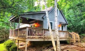 Both bedrooms and two baths are upstairs and there is a 1/2 bath downstairs. Crabtree Falls Cabins For Rent In Nelson County Va From The Cabins At Crabtree Falls