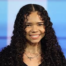 Paradise Honors football team opens doors for female kickers