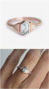 Love But Bigger N With Different Stones Weddingbands Finejewelrytips Unique Engagement Rings Sapphire Aquamarine Engagement Ring Engagement Rings Sapphire