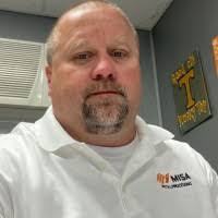 Adam Vanatta's Instagram, Twitter & Facebook