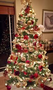Christmas Red And Gold Gold Christmas Tree Decorations Christmas Tree Inspiration Christmas Tree Themes