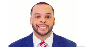 A lawyer, a business leader, and a politician, Chattanooga-native and  University of Memphis law school grad Wade Hinton dons many hats, the  latest being that of an entrepreneur. His most recent venture,