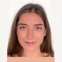 30+ perfiles de «Adriana Salvador»