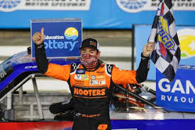 Drivers tied in points are shown with identical ranks. Chase Elliott Ends Kyle Busch S Win Streak Collects 100 000 Bounty Orlando Sentinel