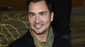 Hij studeerde aan de hogeschool (de nhtv in breda) waar ik les heb gegegeven. Comedian Guido Weijers Gives His Life A 9 Teller Report