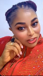 Nowadays, others only chase after looks. So when no one chases you, you  know.😁